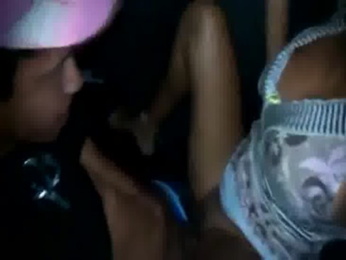 Envia as fotos dela para